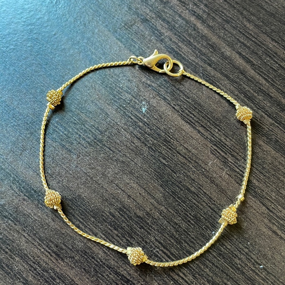 Bracelet gold tone